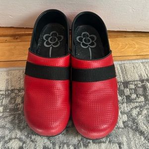 Sanita clogs. Size 39. Red